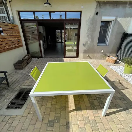 Le Patio A *